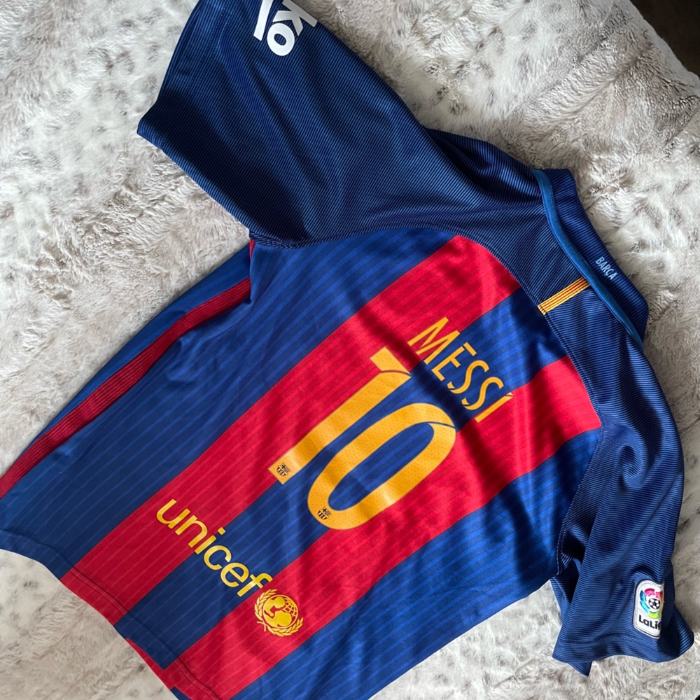 FCB Messi #10 soccer Jersey: Qatar Airways- Small